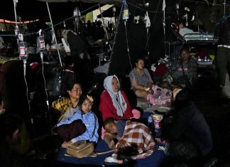 Por que crianças são maioria entre as 268 vítimas de terremoto na Indonésia