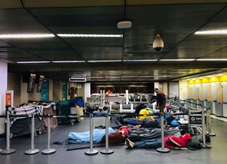 Aeroporto de Guarulhos está com 135 afegãos à espera de abrigo; prefeitura recebeu verba federal e diz que vagas serão abertas ‘nas próximas semanas’