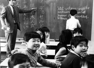 Professores japoneses se rebelam contra ‘trabalho sem limites’