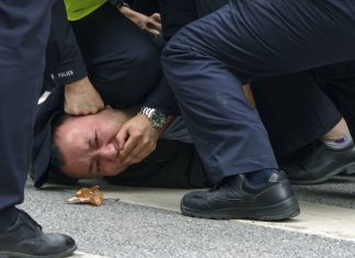 China: governo rastreia celulares para perseguir manifestantes contra Covid Zero