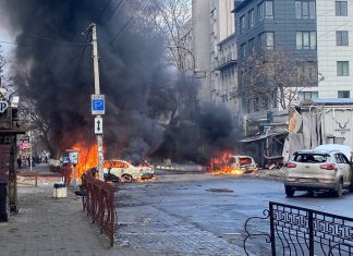 Guerra completa 10 meses, e Zelensky acusa Rússia de ‘ato de terror’ no Natal