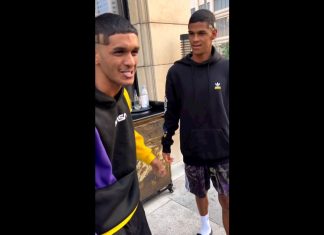No Catar, Luva de Pedreiro conhece sósia árabe e agita as redes sociais: ‘luvaverso’