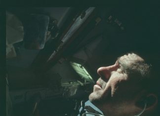 Walter Cunningham, astronauta do primeiro voo tripulado da Apollo, morre aos 90 anos