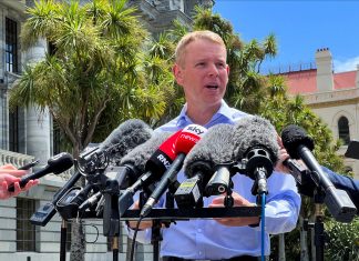 Chris Hipkins irá substituir Jacinda Ardern no governo da Nova Zelândia, anuncia partido