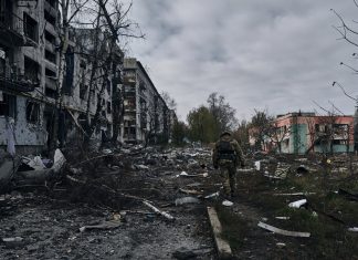 União Europeia afirma que está preparada para guerra longa na Ucrânia e vai buscar mais sanções contra Rússia