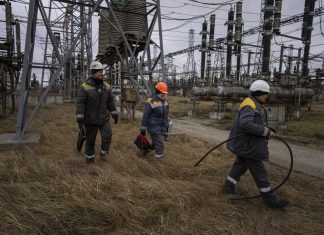 Putin diz que operação militar russa tem momento positivo na Ucrânia
