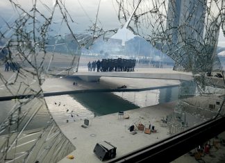 Você viu? Atos terroristas em Brasília, gastos com cartões corporativos de Bolsonaro, crise na Americanas, BBB 23 e revelações do Príncipe Harry