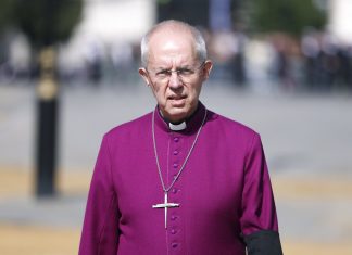 Igreja Anglicana rejeita reconhecer casamento gay, mas vai permitir benção a união civil homoafetiva