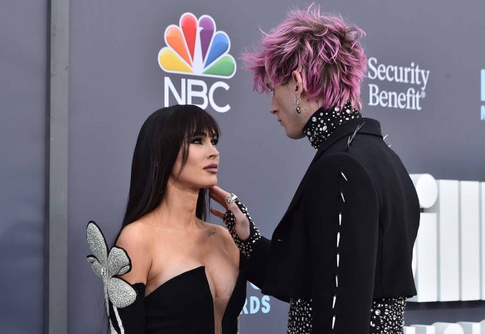 megan-fox-e-machine-gun-kelly-billboard-music-awards-scaled