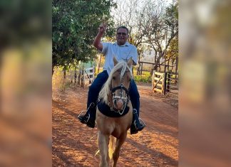 Pai de Henrique e Juliano que pilotava helicóptero em queda tem experiência na aviação, diz assessoria