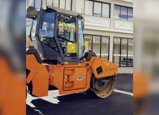 Mulher viraliza nas redes ao operar máquina pesada em obra no TO: ‘Mostrar quem eu sou’