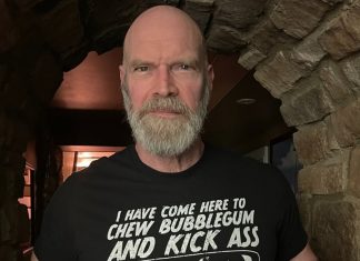 Ator de ‘X-Men’ revela diagnóstico de câncer de mama: ‘Super raro’