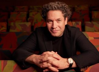 Um dos maiores maestros do mundo, venezuelano Gustavo Dudamel presta solidariedade após terremoto: ‘Profunda tristeza’