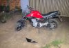 Dois homens morrem após fugir de abordagem policial e bater moto em poste, diz PM