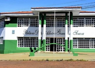 Justiça manda prefeitura exonerar comissionados, encerrar contratos irregulares e realizar concurso