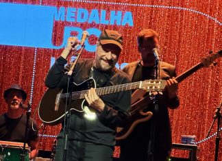 João Bosco, ‘garoto de 80 anos’, saúda a amizade e o diálogo ao receber a Medalha UBC em evento musical no Rio