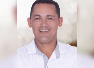Servidor público morre após caminhonete bater de frente com caminhão carregado com gado
