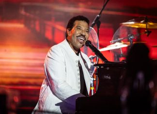 Lionel Richie recebe alta de hospital após passar mal em show e ficar internado em UTI