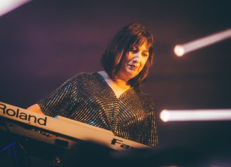Gillian Gilbert, do New Order, revela diagnóstico de câncer