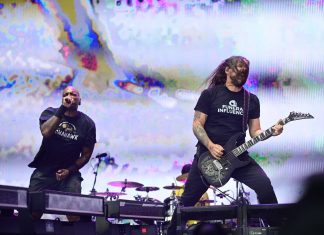Sepultura aposta em show exclusivo só com ‘era Derrick’ na penúltima apresentação da carreira no Brasil