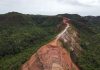 Estrada no alto de serra no TO tem curvas fechadas e precipícios; obra está embargada