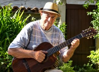 Parceiro pouco conhecido de Jorge Aragão, Jotabê festeja no palco os 50 anos de sucesso do samba ‘Malandro’