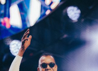 Jorge Ben Jor celebra carreira inigualável com samba, festa e emoção para estádio lotado
